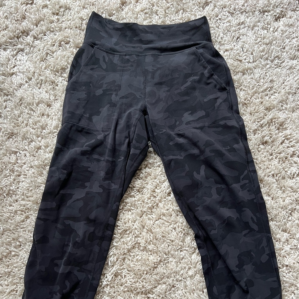 Lululemon align crop joggers - black camo
